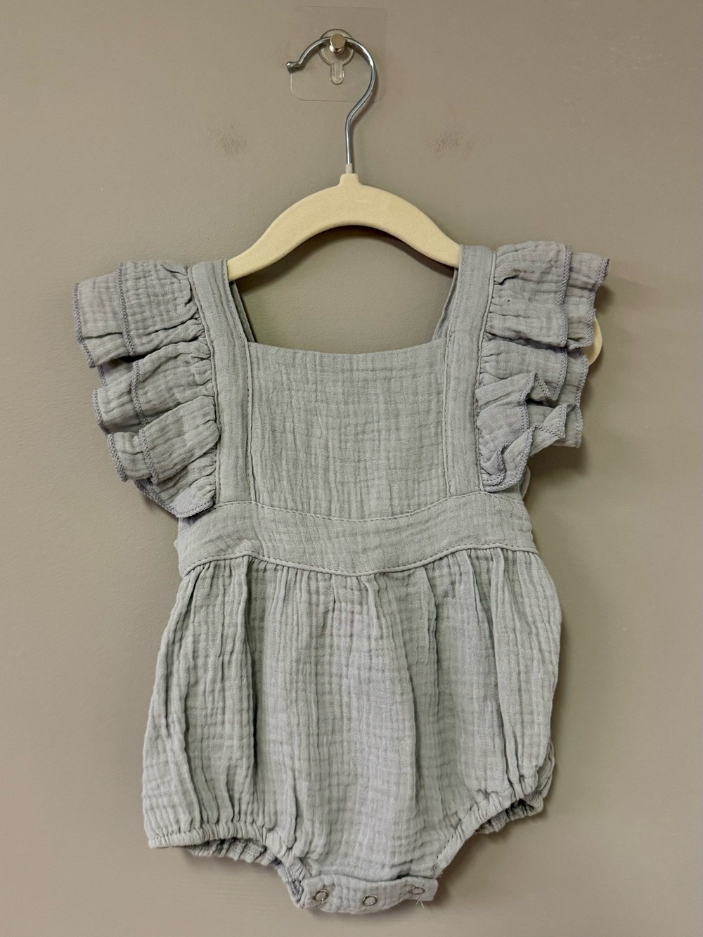 Light Ruffle-Sleeve Baby Romper